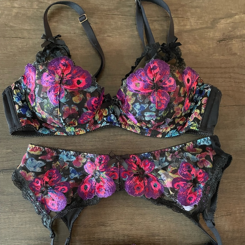 Savage X Fenty lingerie set